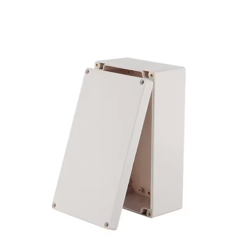 صندوق توزيع كهربائي خارجي مقاو - مراجعة Outdoor Power Port وسعره